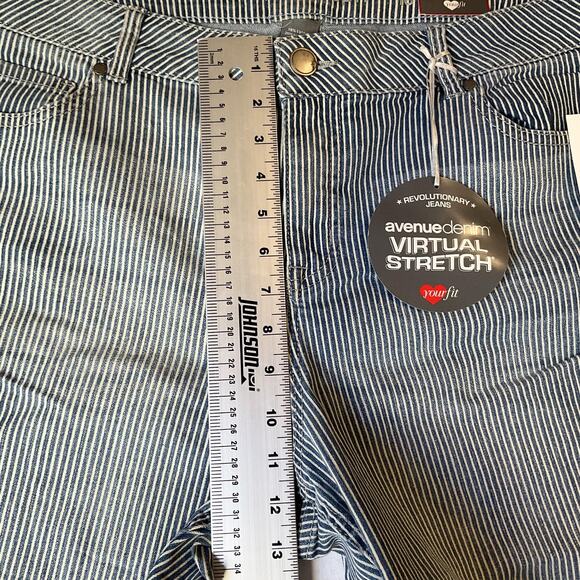 Avenue Women Jeans 16 Blue Denim Striped Capri Virtual Stretch Button 21" - Picture 7 of 10